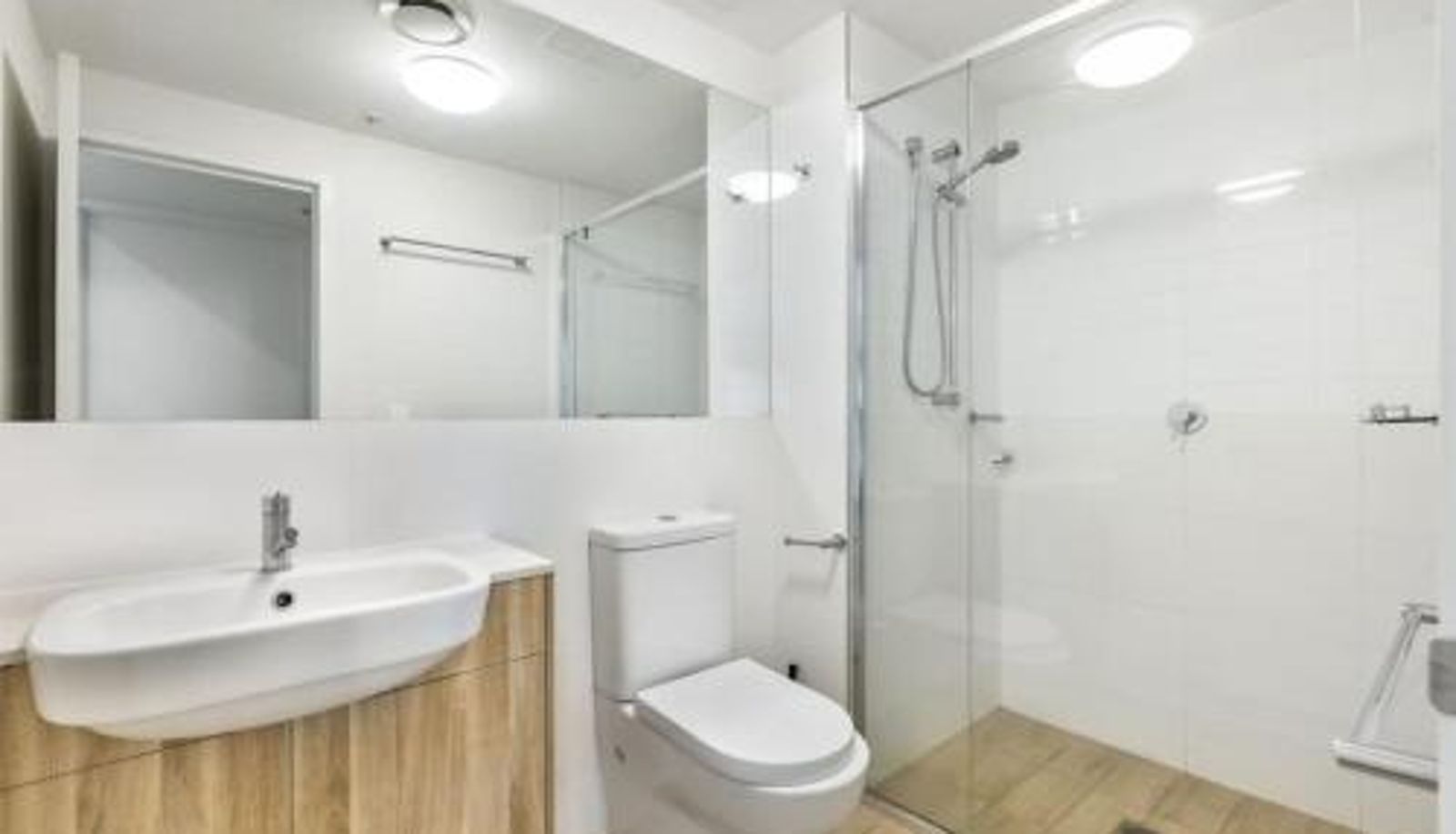 Info - Simply stunning Riverside 1BR apt at Hamilton