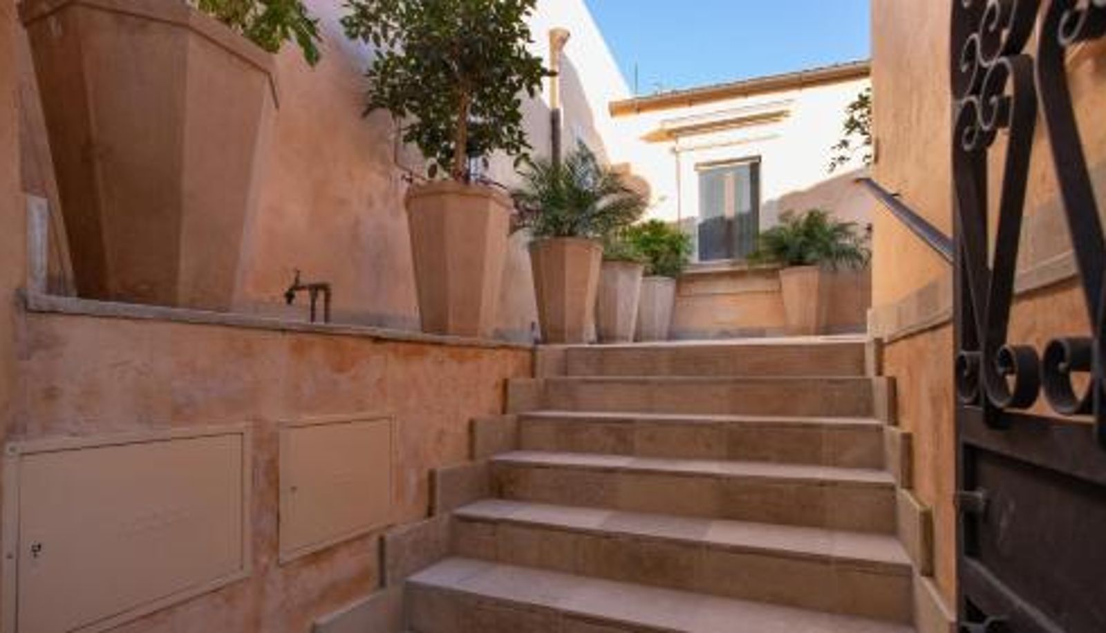 Info - Emma Villas BELVEDERE GUASTELLA A 8