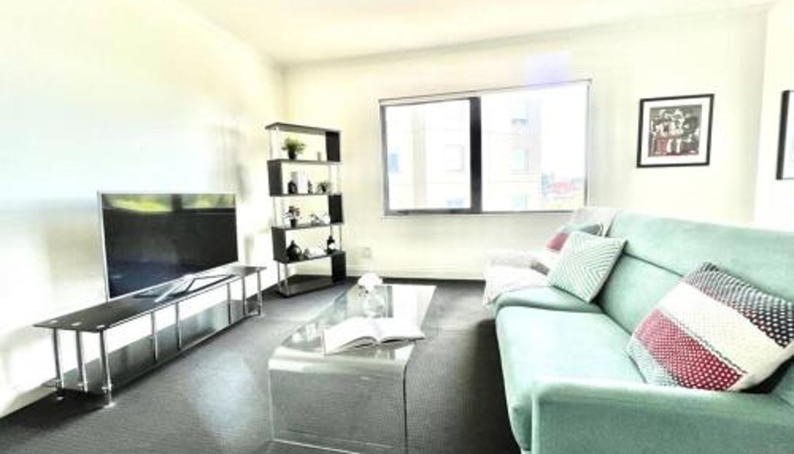 Standard room - A Cozy 2B2B Apt Next To Carlton Garden W/ Parking