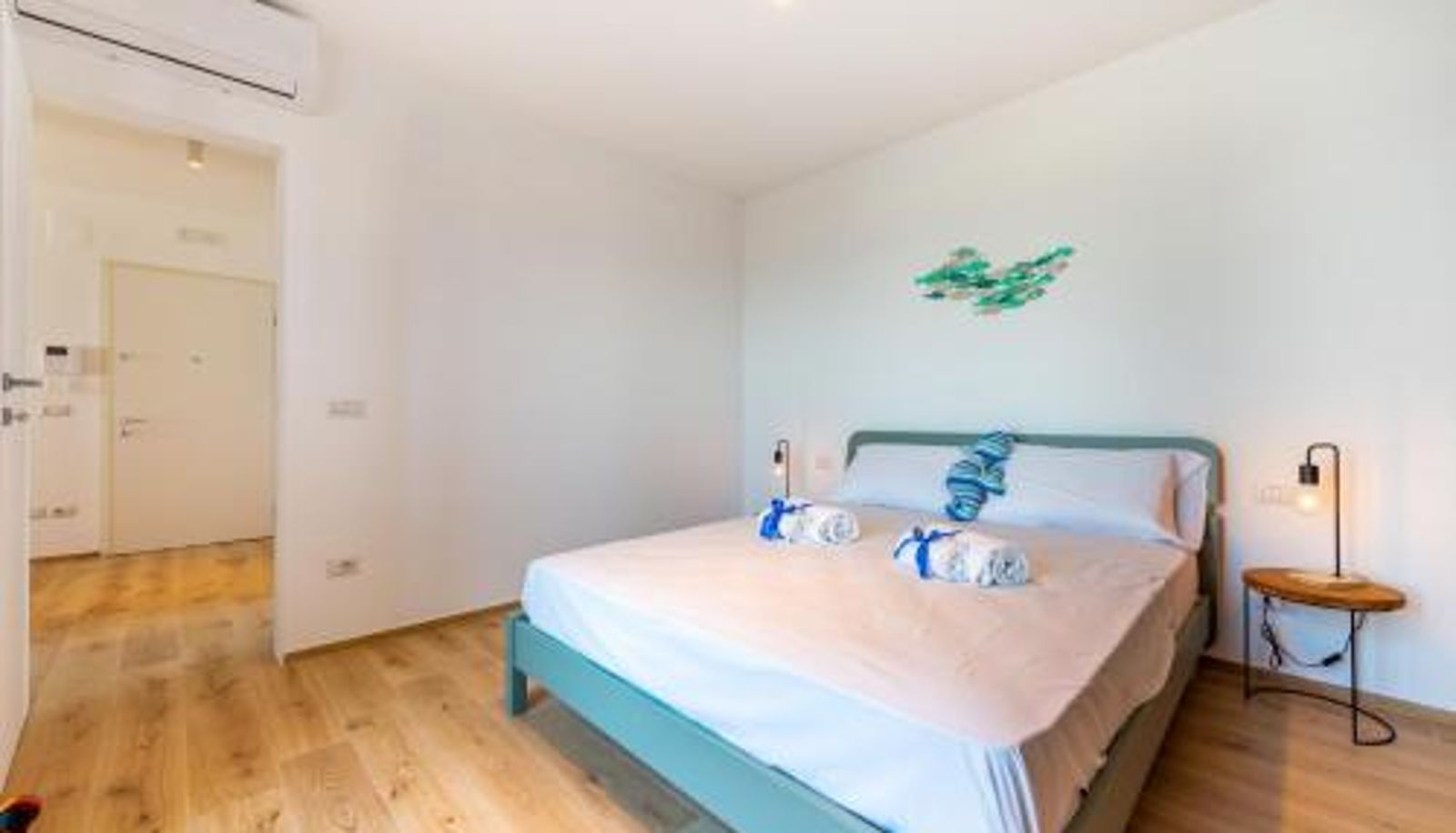 Zimmer - GuestHost - Waterfront Apartment with seaview balcony