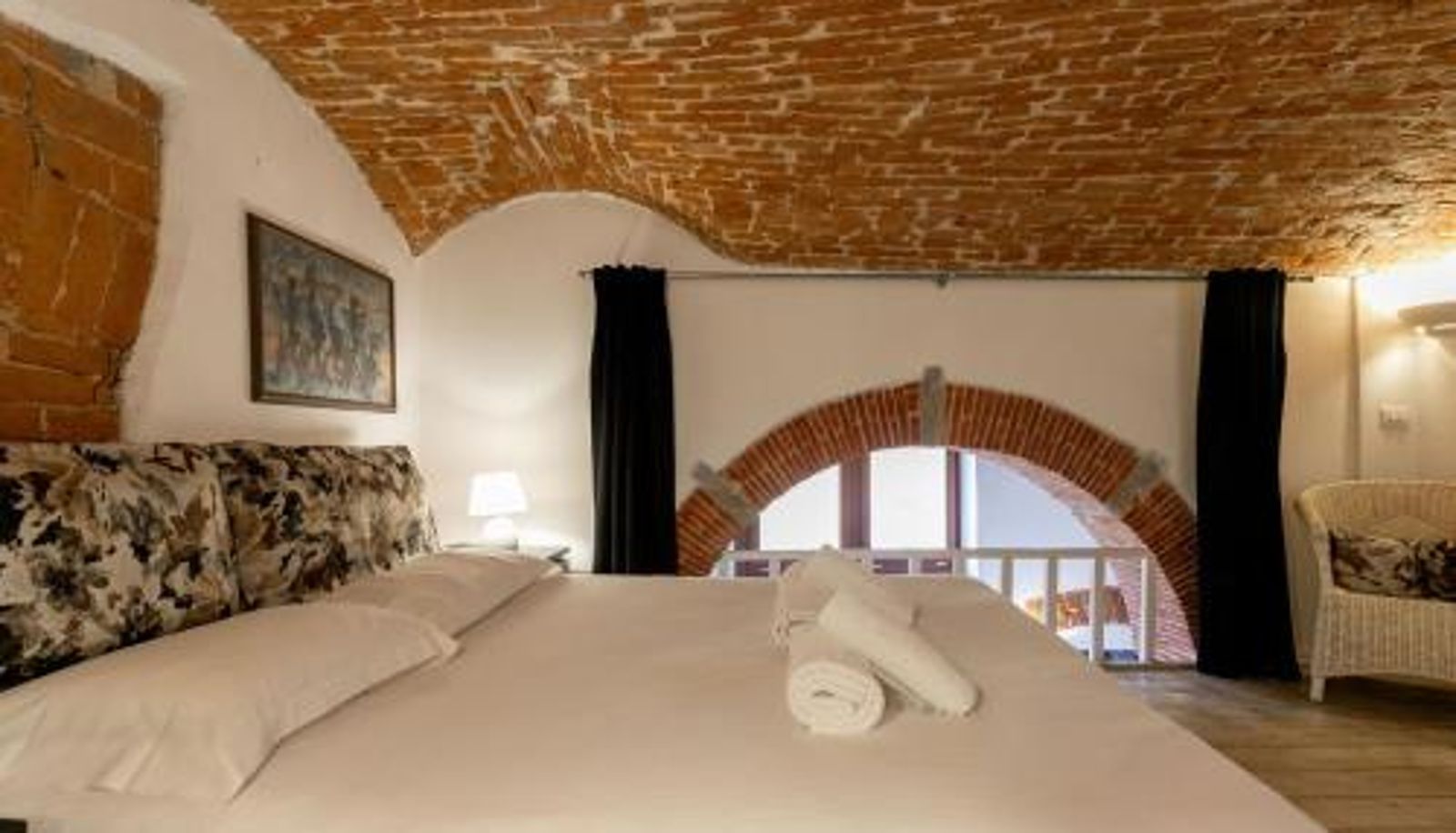 Room - Oltrarno Loft by Halldis