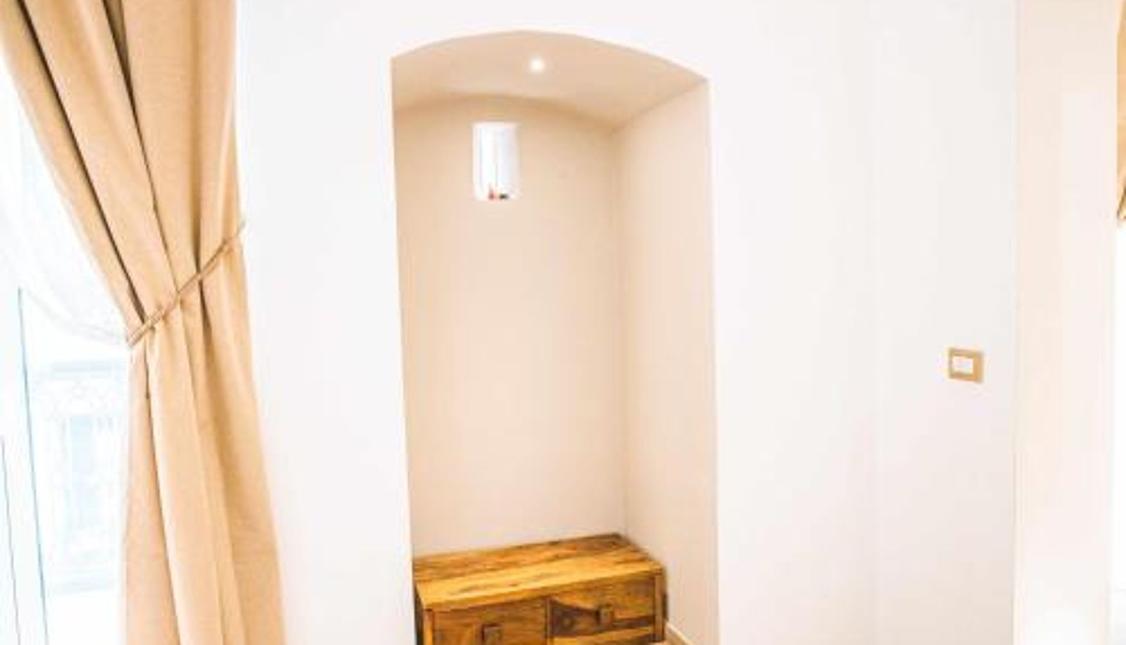 Info - Cas358 Luxury Suite