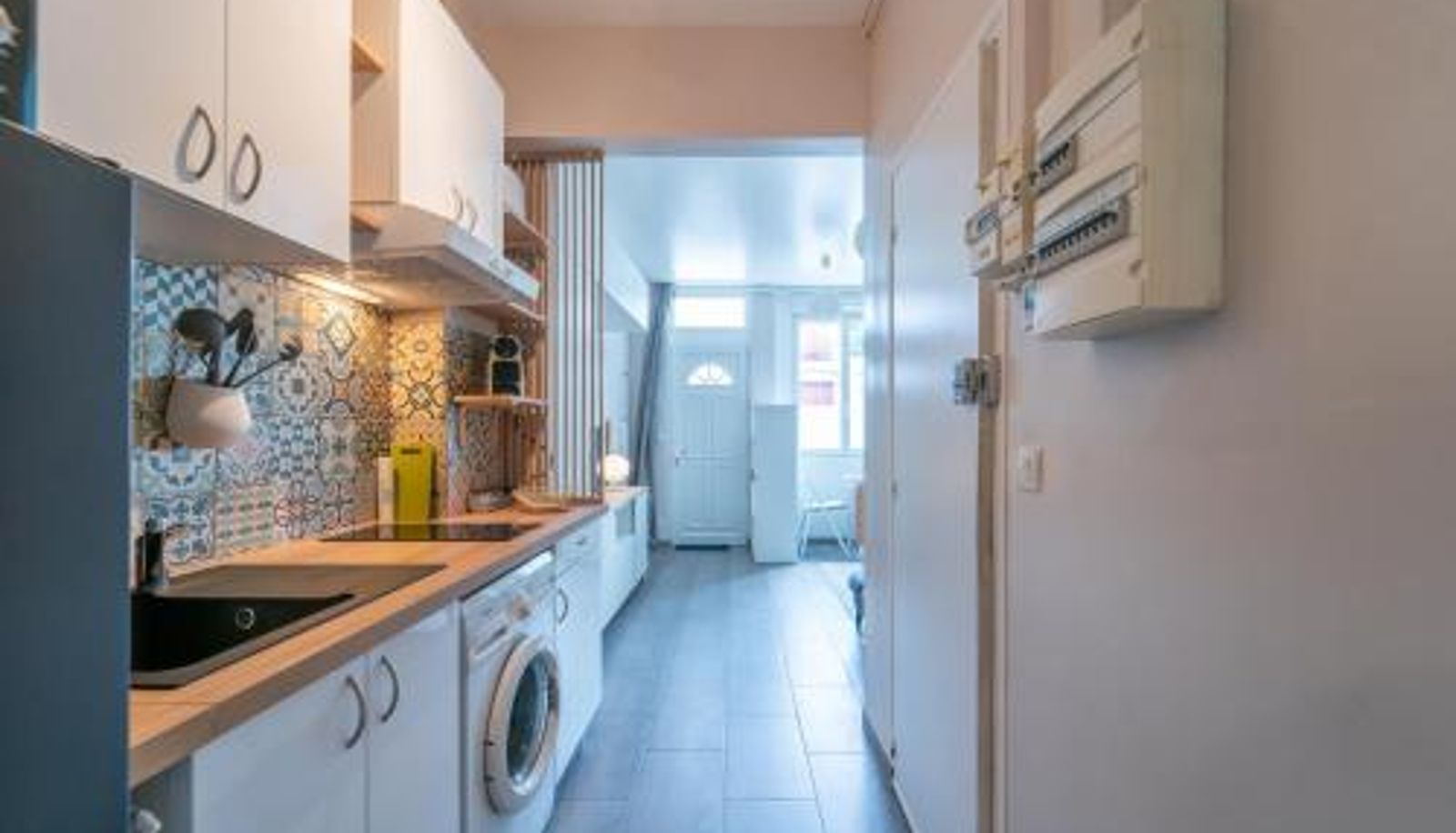 Kitchen - Miroir en Lumière - Studio à 10min du 13e Paris