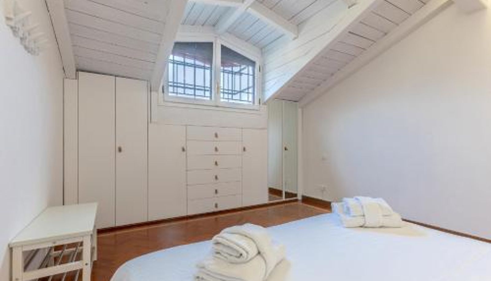 Apartament - GuestHost - Pratello Elegante e Raffinata Mansarda
