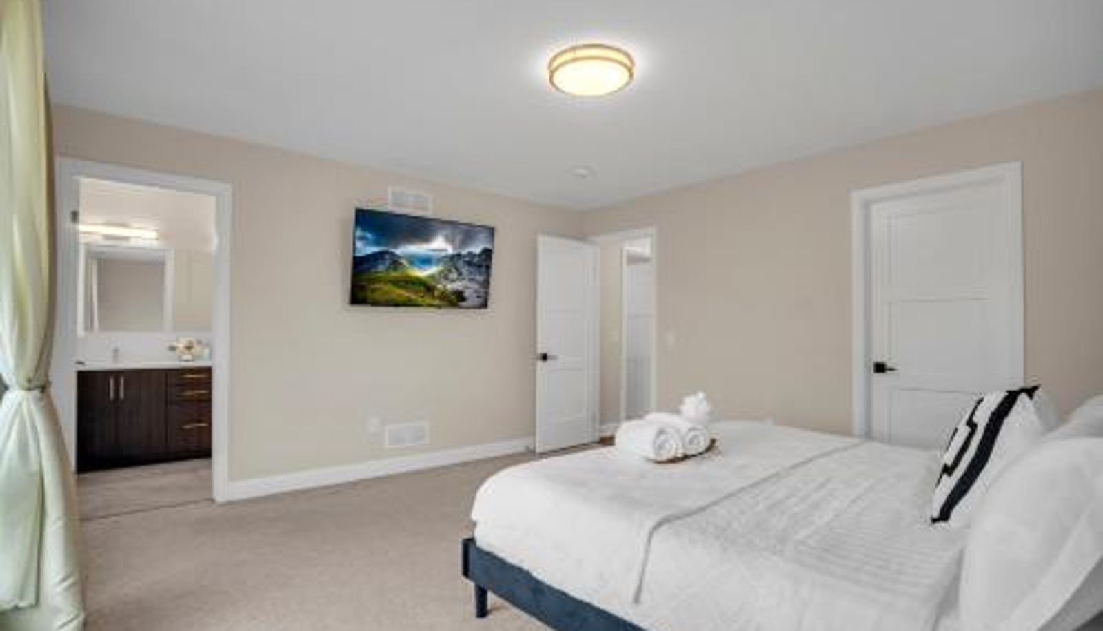 Apartment - Luxury Niagara 3 Bdr Townhouse /Garage