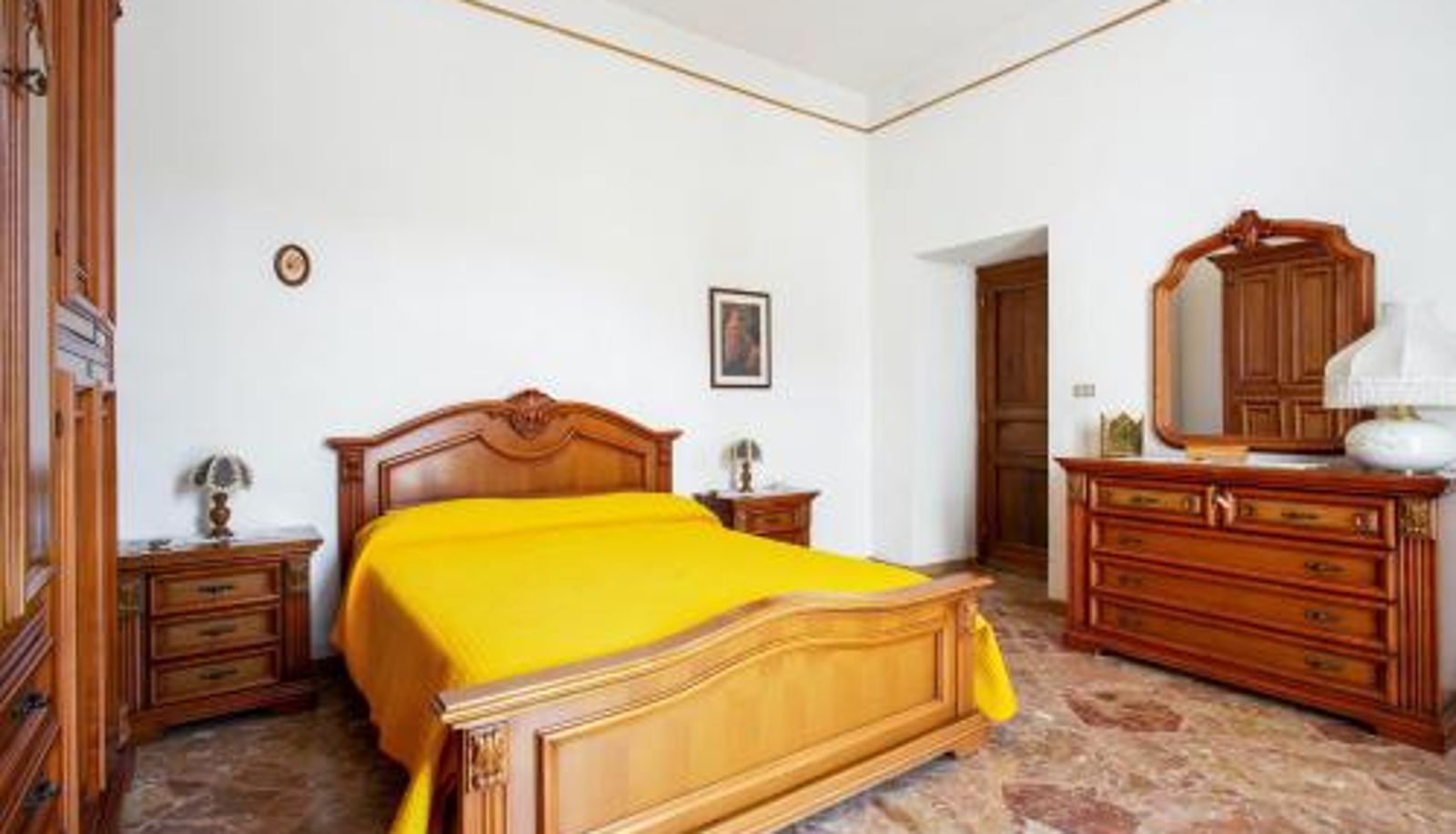 Camera - Spacious Apartment in Cava de' Tirreni with Mountain View.