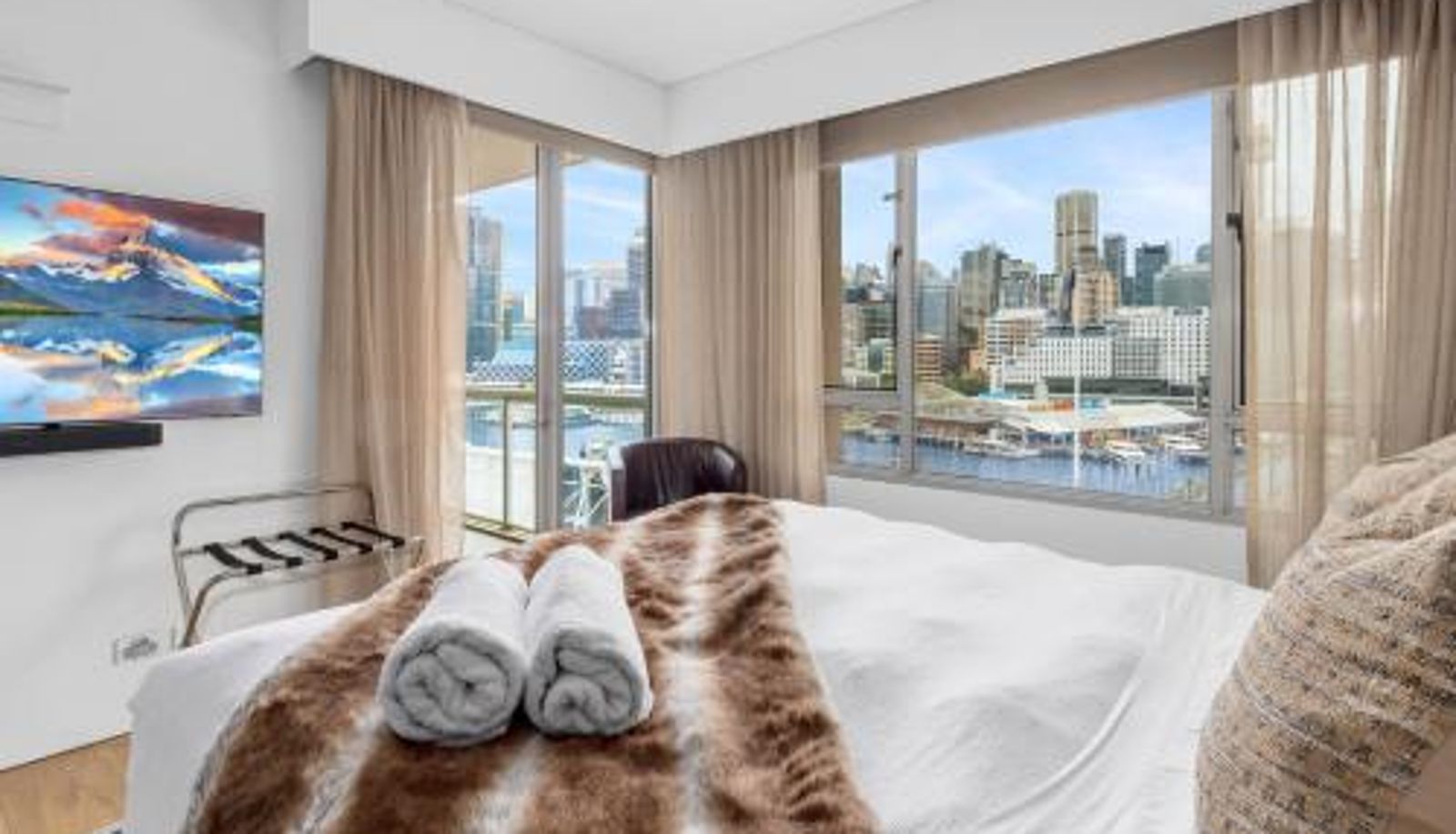 Apartment - 3 Bedroom Darling Harbour Apartment