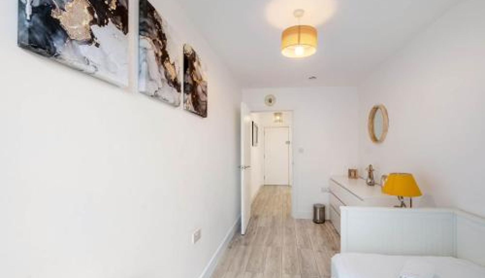 Apartment - Aldenham Road 2 Bedroom Apartment Next to Bushey Station