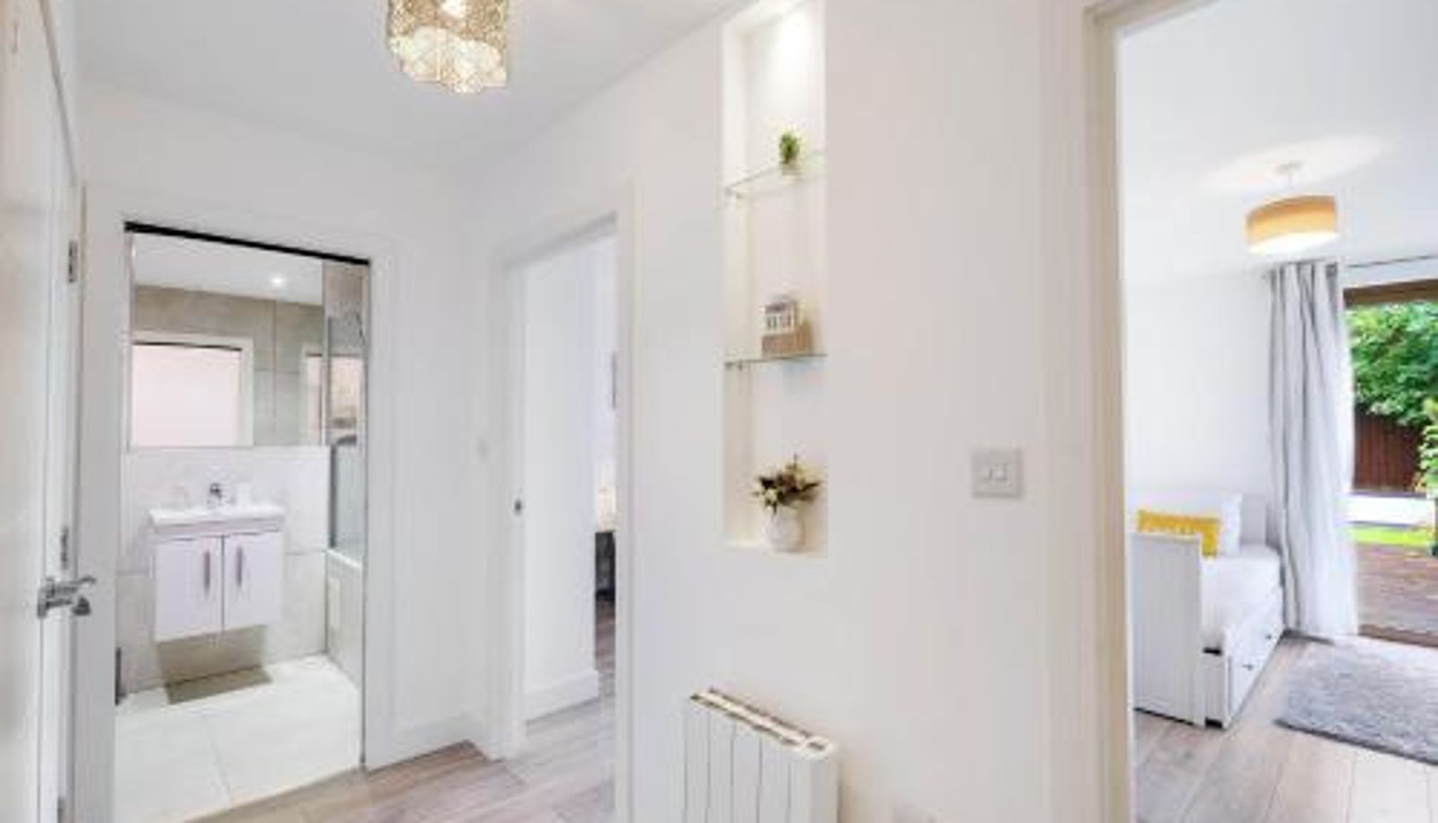 Apartment - Aldenham Road 2 Bedroom Apartment Next to Bushey Station
