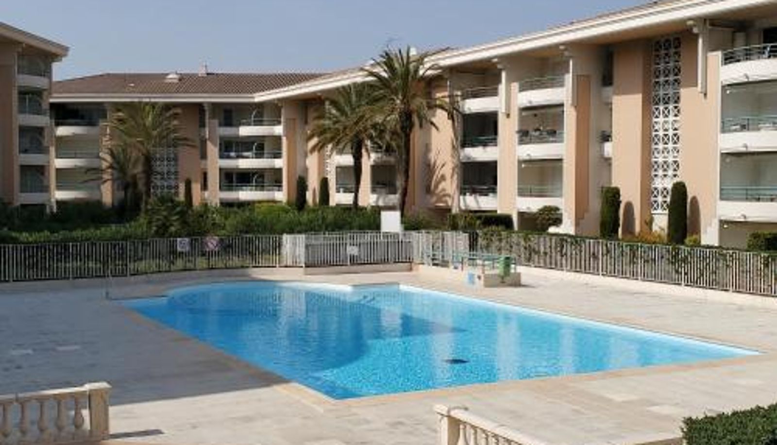 Pool - Port FREJUS OPEN 2 pieces 40m2