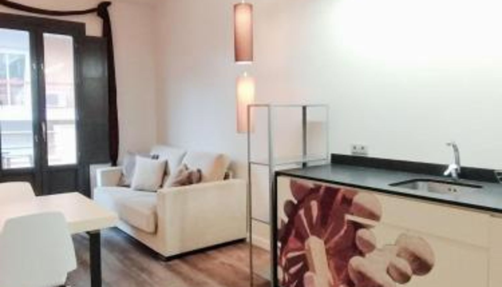 Keuken - Montserrat Apartments by gaiarooms