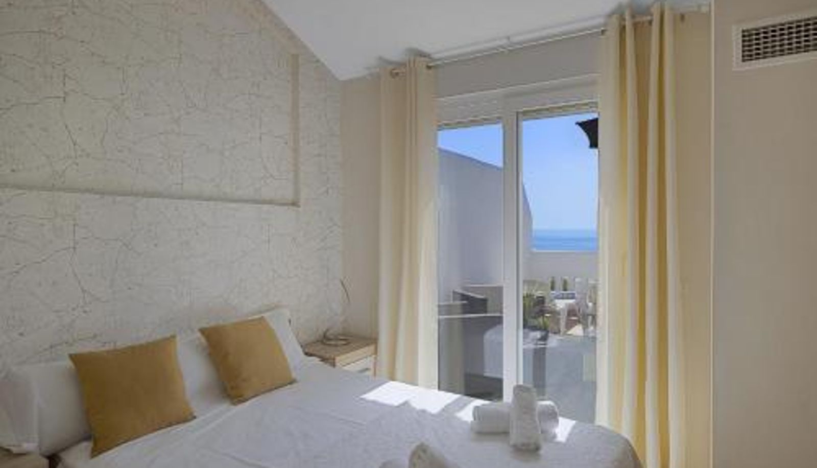 Appartement - Breathtaking beachfront terrace in Manilva by Costarentals - Ref M45