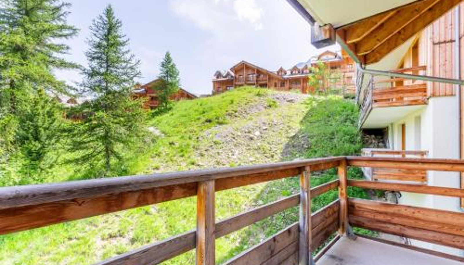 Terasse - jacuzzi L'Oural - Au pied des pistes avec piscine