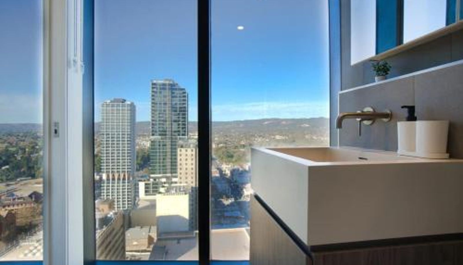 Standardzimmer - Urban Escape - 2BR Apt with amazing views of Rundle Mall