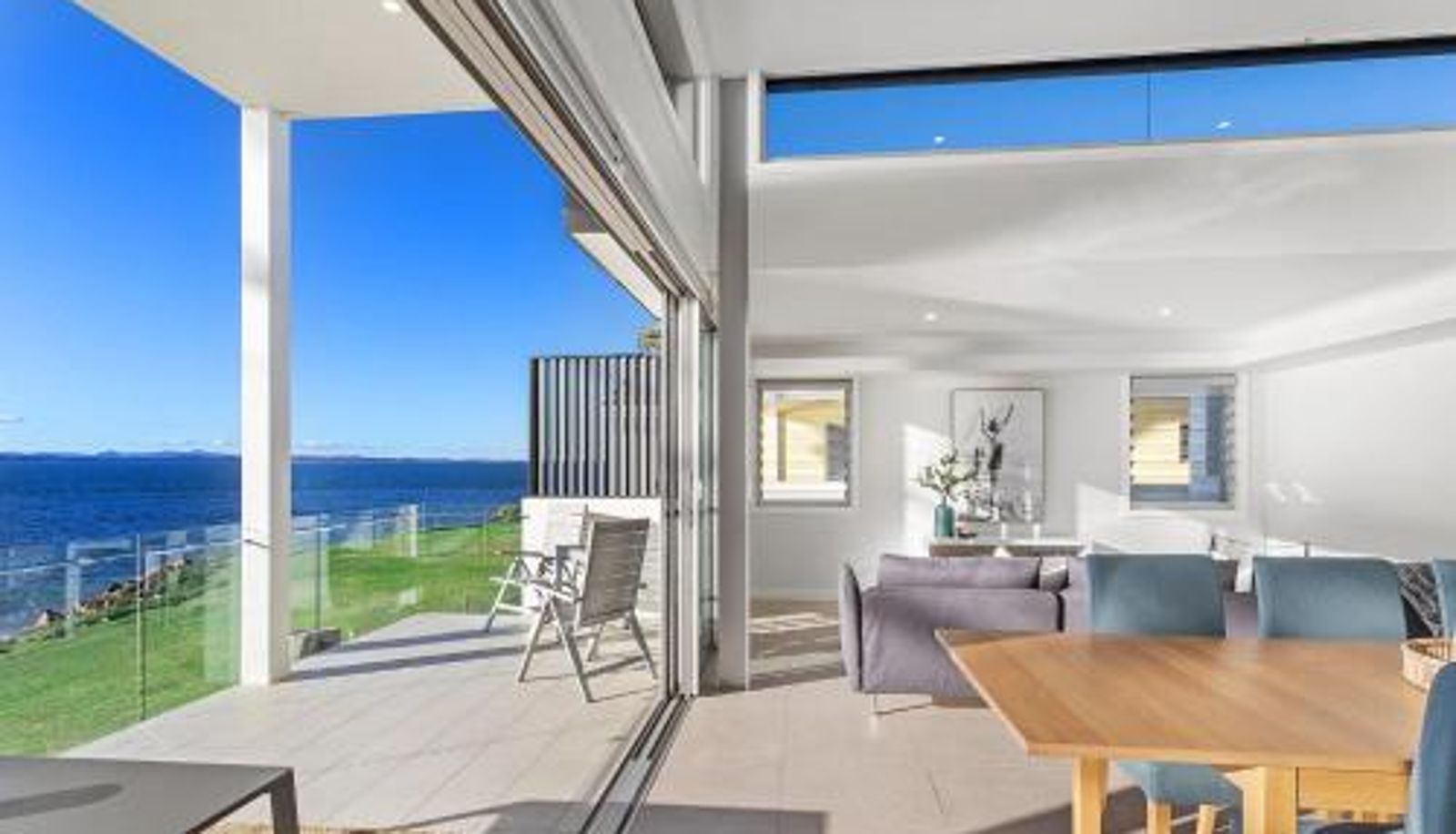 Info - Baydream on the Beach - With Breathtaking Water Views
