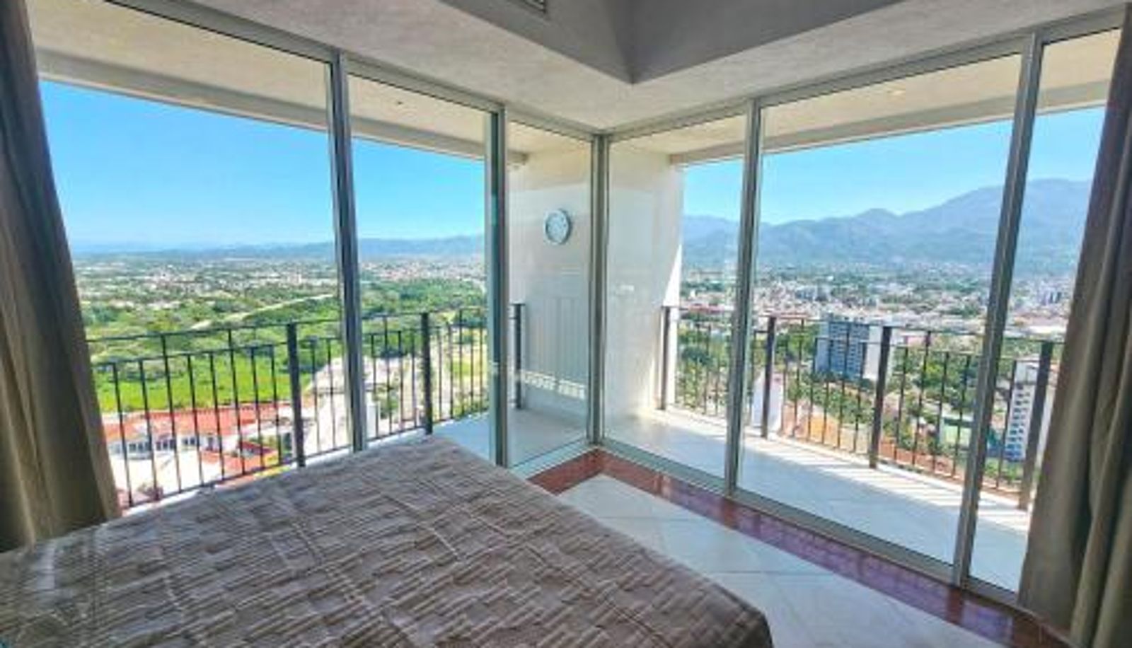 Apartment - beachfront Grand Venetian Amazing views