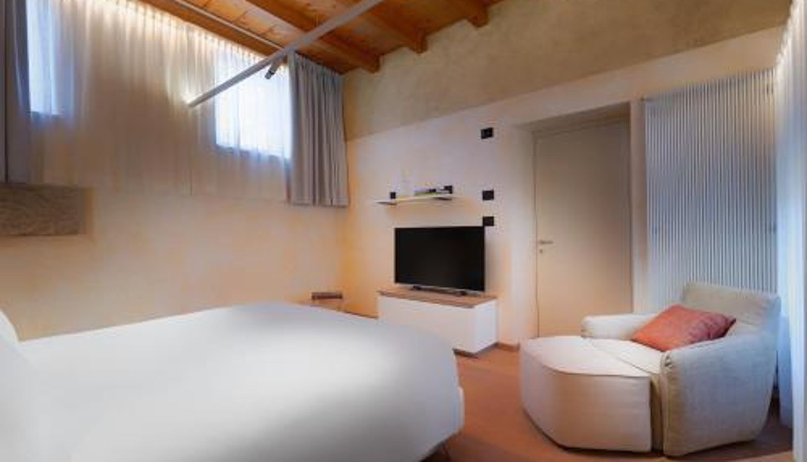 Apartment - 1881 LUXURY SUITES