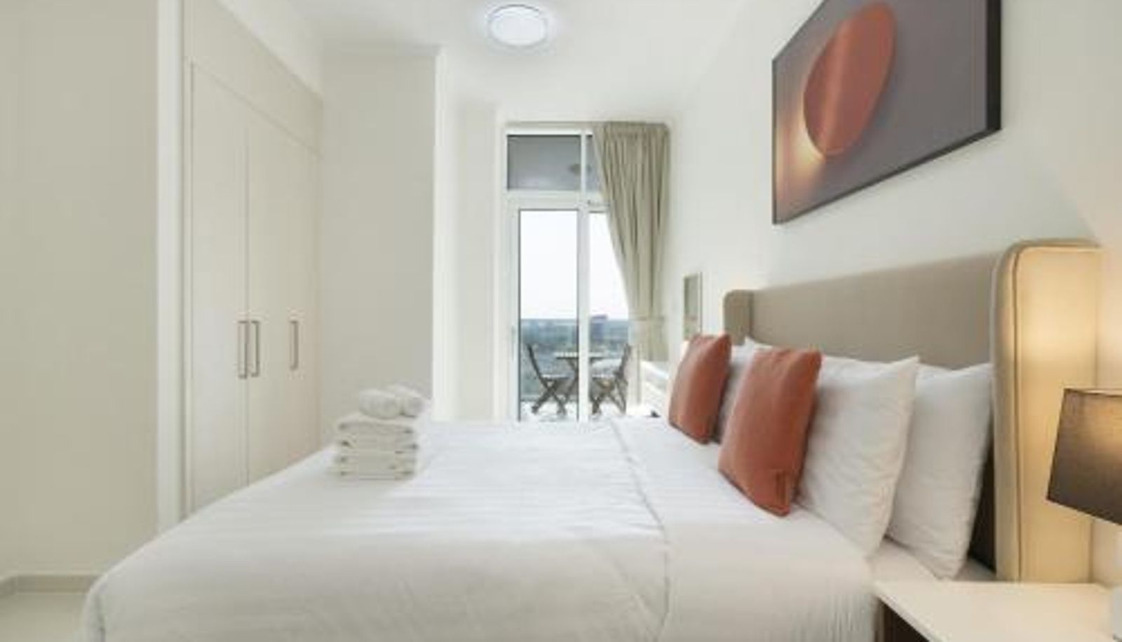 Chambre Standard - Damac Hills - Allsopp&Allsopp Tranquil 1BR apartment in Carson C