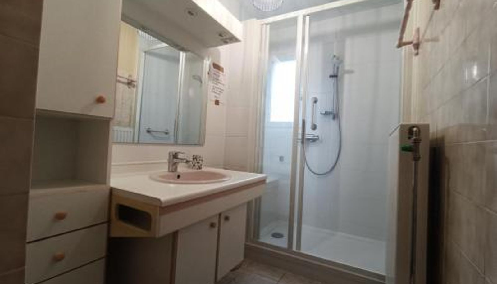 Información - Résidence Les Guppys - Belle surface pour cet appartement et très central ! MAE-3354