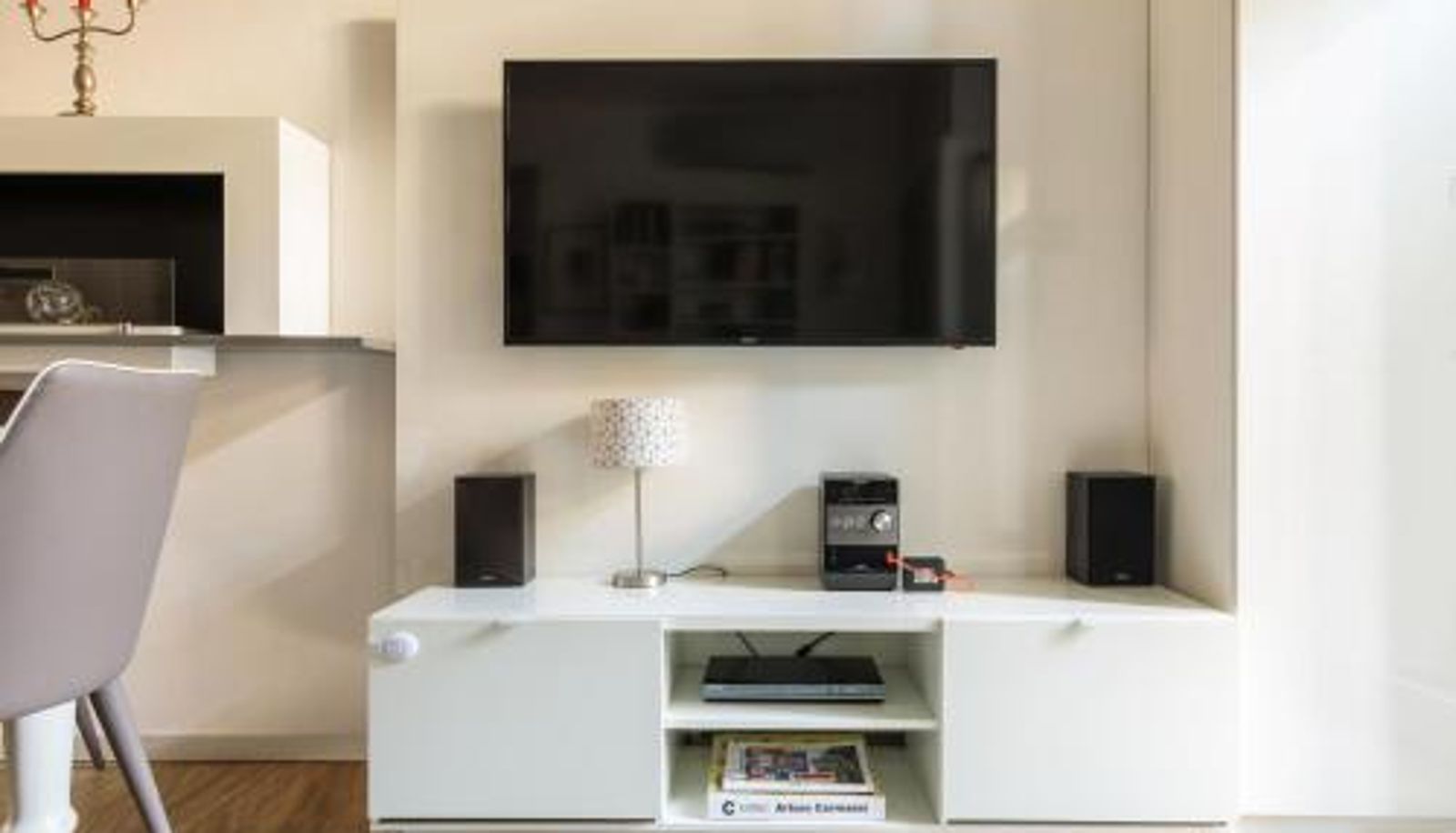 Info - Luxury modern one bedroom in great location