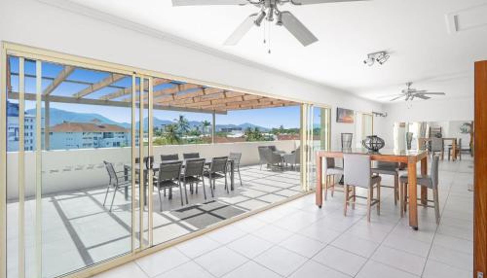 Standard room - Belle Escapes 404 The Edge with Views