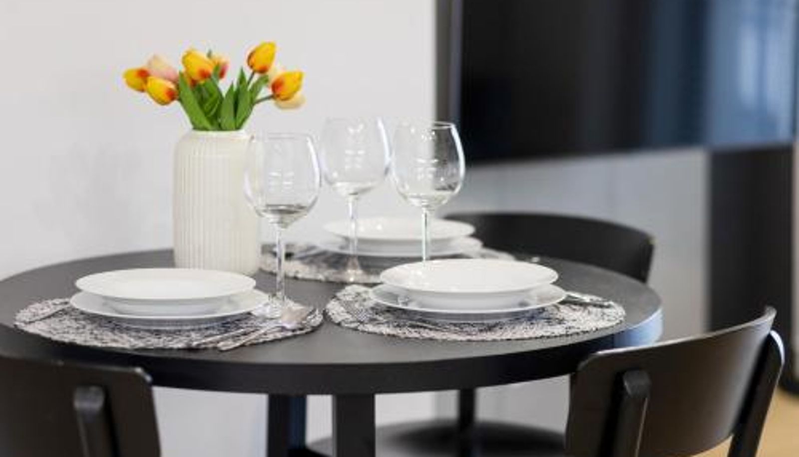 Apartment - Cozy Apartment Close to the Airport by Noclegi Renters Bright
