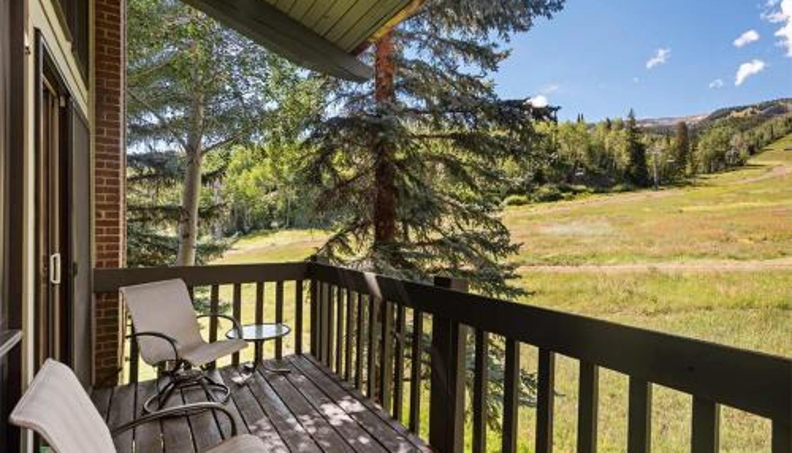 Standard room - 3 BR Penthouse with Hot-Tub - Mountain Views!