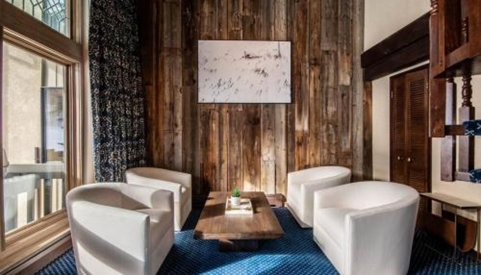 Standard room - 3 BR Penthouse with Hot-Tub - Mountain Views!