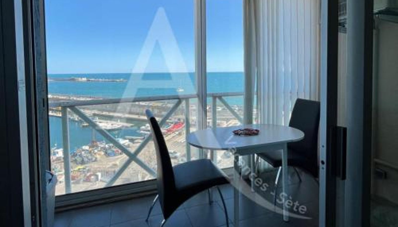 Appartement - T2 vue port de Sete