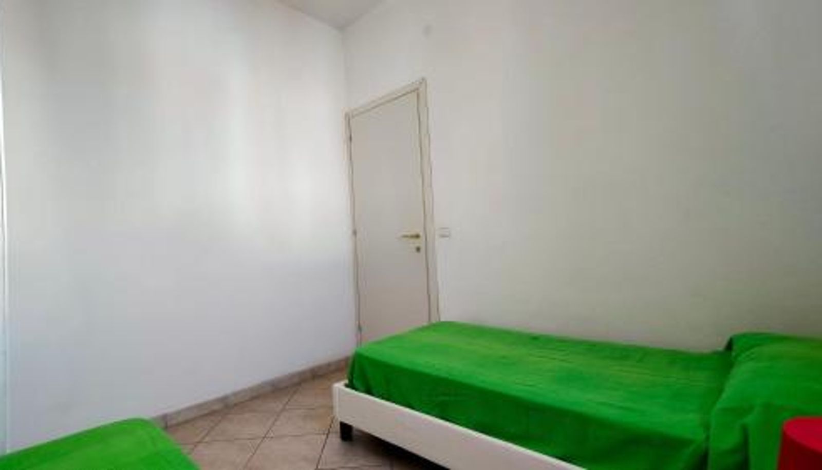Info - P313 nr 106 trilocale sul mare con ombrellone in prima fila