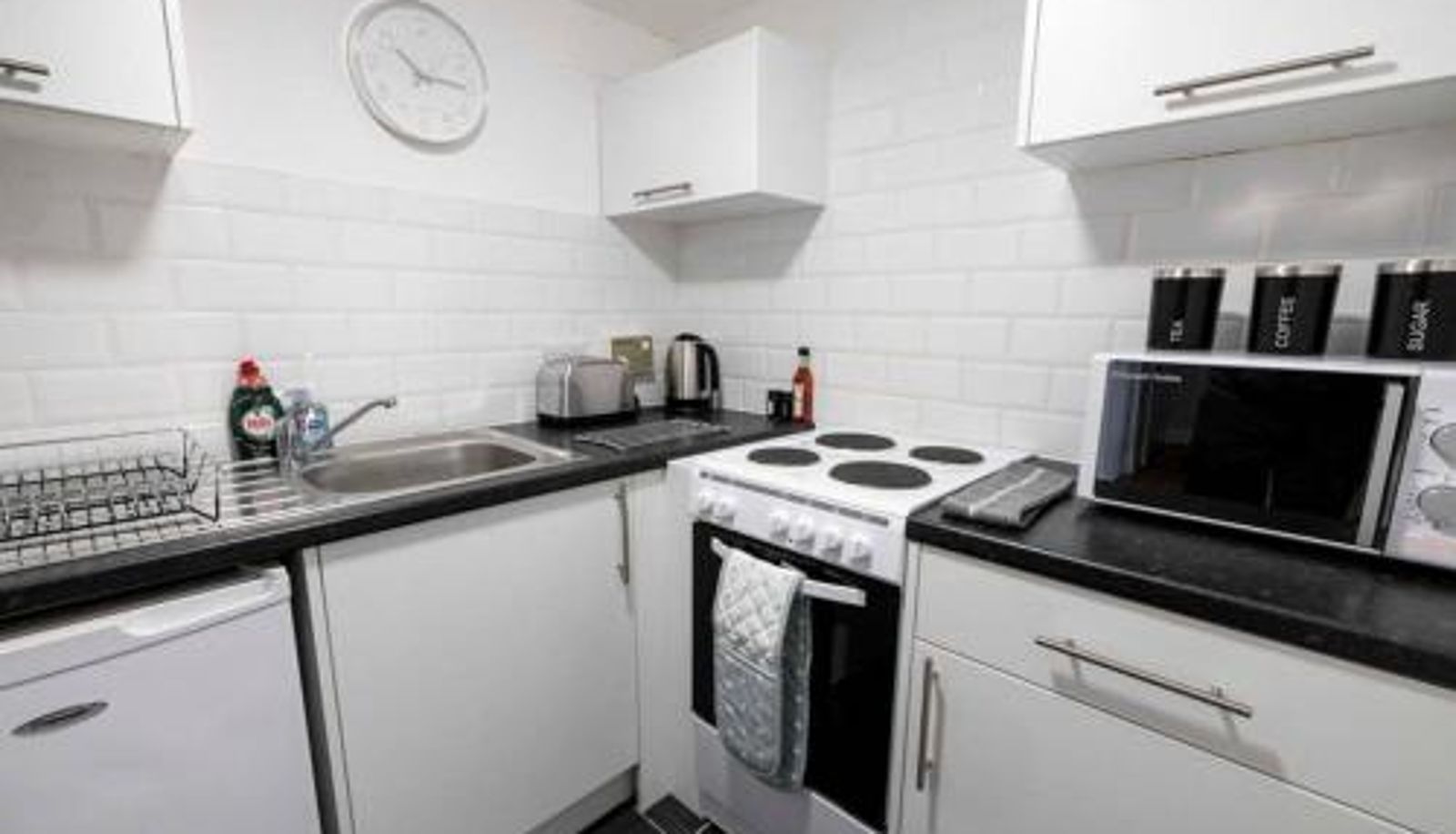 Apartment - Modern West-End Apartment ☆ ☆ Bright