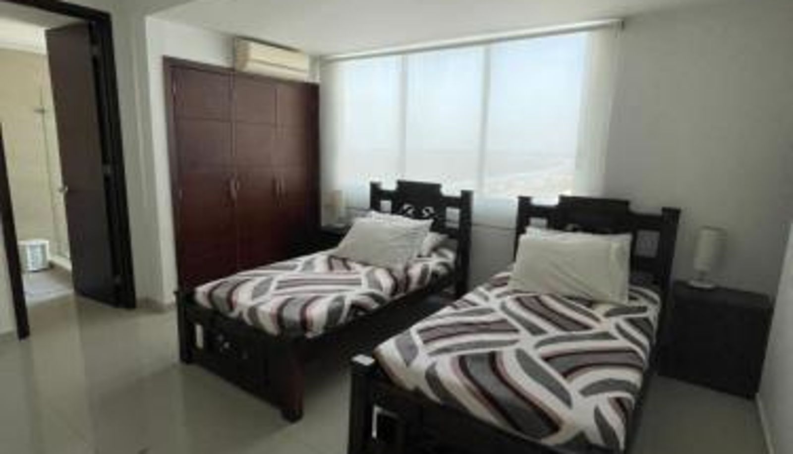Zimmer - Cartagena Beach Front Apartments
