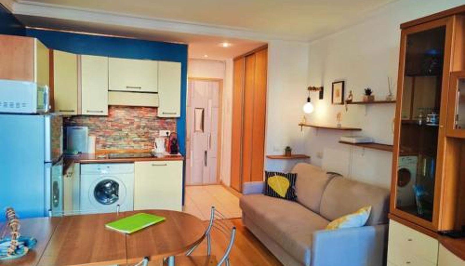 Küche - up till 6 pers Central close to beaches and shops