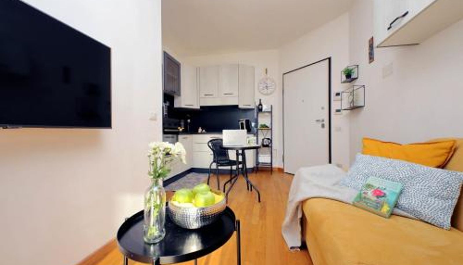 Info - Martas flat by DomusDimore