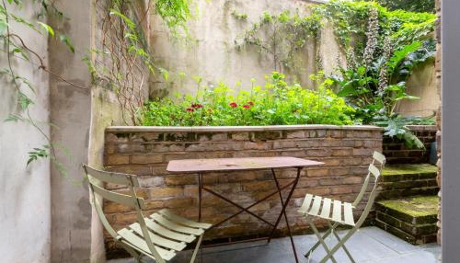 Chambre Standard - Bonnington Gardens - 1 bed open plan basement flat