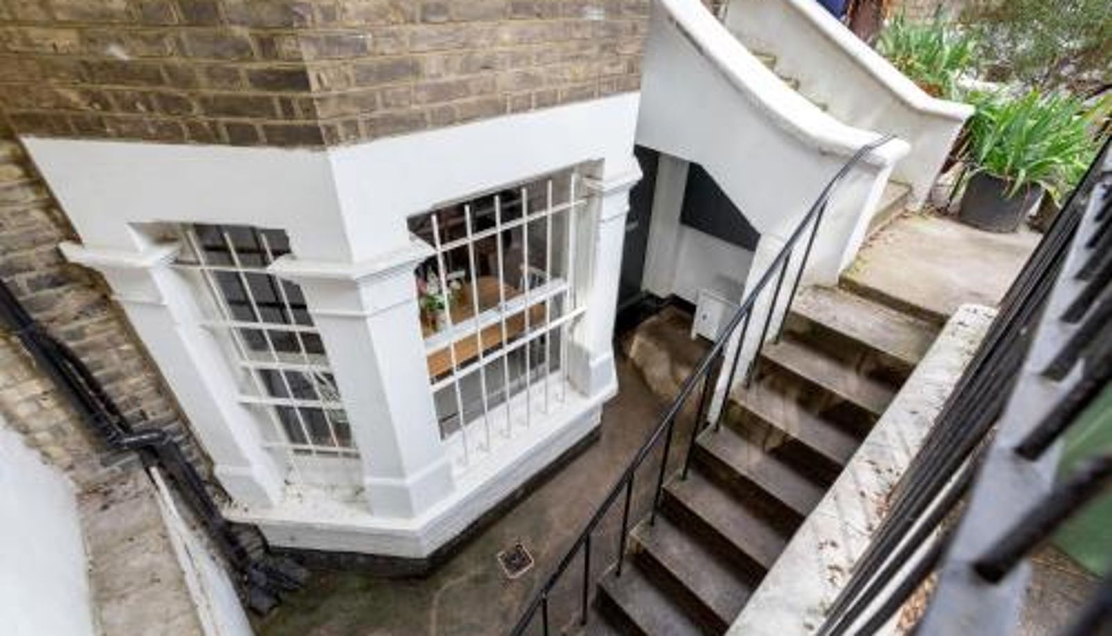 Chambre Standard - Bonnington Gardens - 1 bed open plan basement flat
