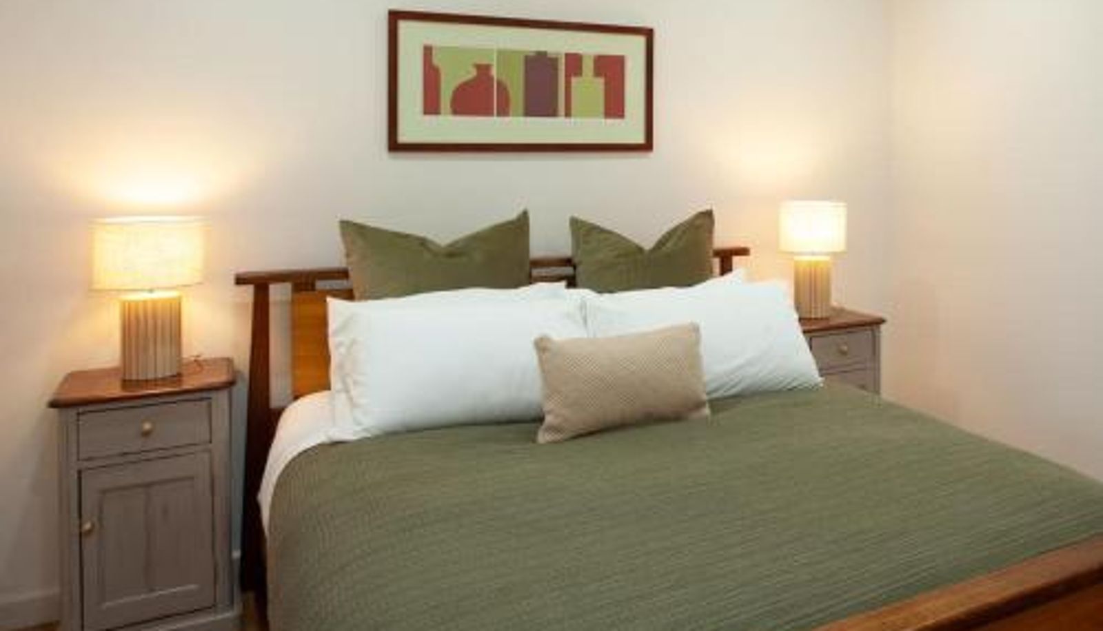 Camera standard - Huge 3 Bed Camperdown Garden Apt w Parking Aircon