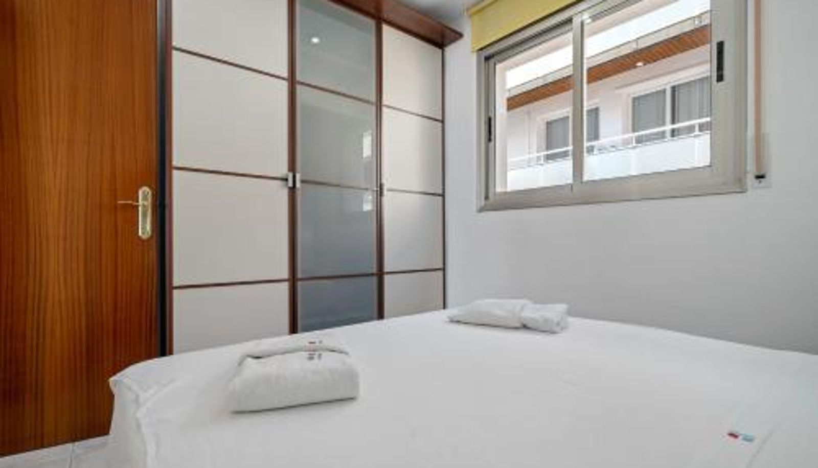 Apartment - Hauzify I Apartament Colón 1B