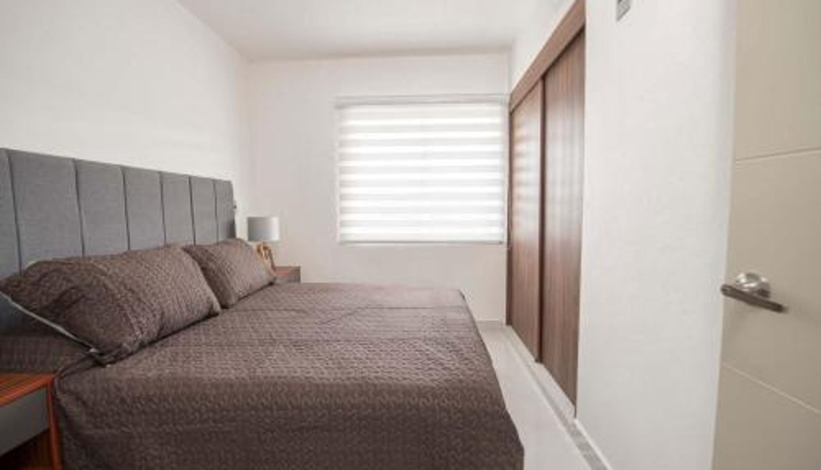 Apartment - Cozy 2-Bedroom Retreat with Pool Access