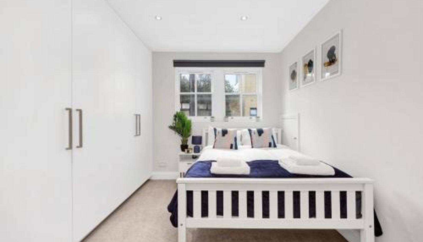 Apartment - close to city! Sleeps 6-8! Luxury 3 bedroom house in Limehouse