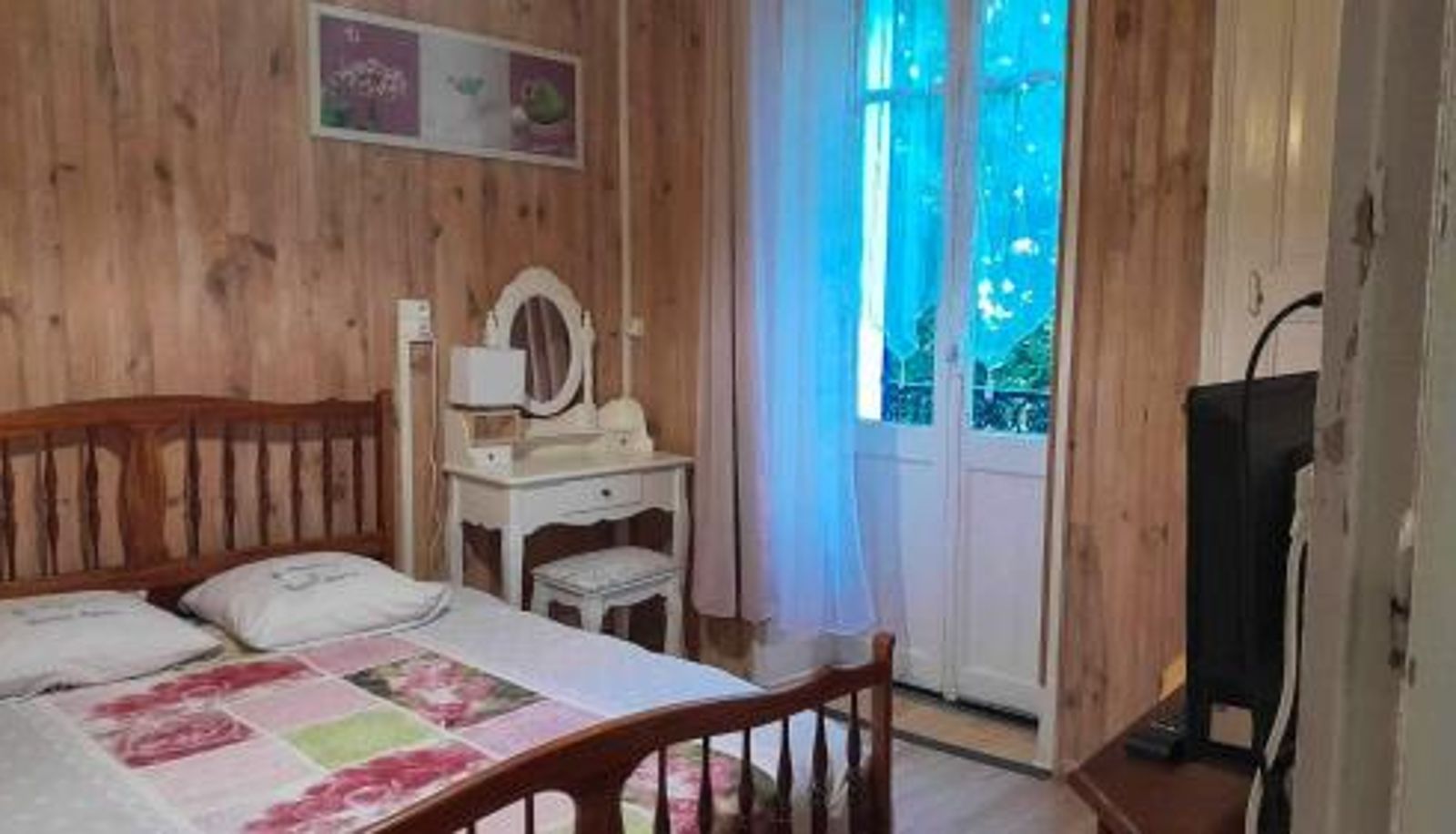 Chambre - balcon avec vue  20 m² Appartement cosy à Néris-les-Bains