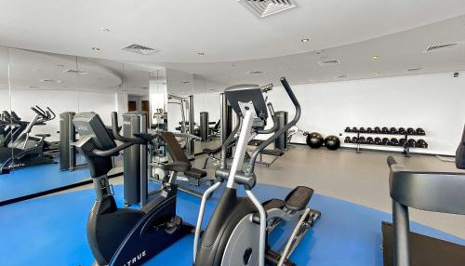 Standardzimmer - New 1-Bedroom in Prime Gardens with pool and gym