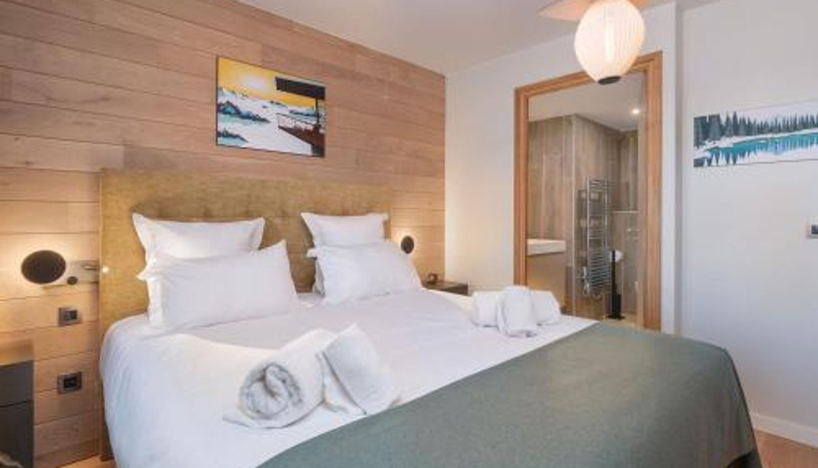 Info - Spacieux 4 chambres à Courchevel avec parking et wifi - FR-1-563-136