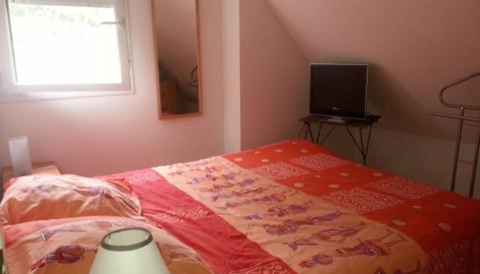 Camera - Appartement cosy à Saint-Mamet - 36 m² - Vue montagne