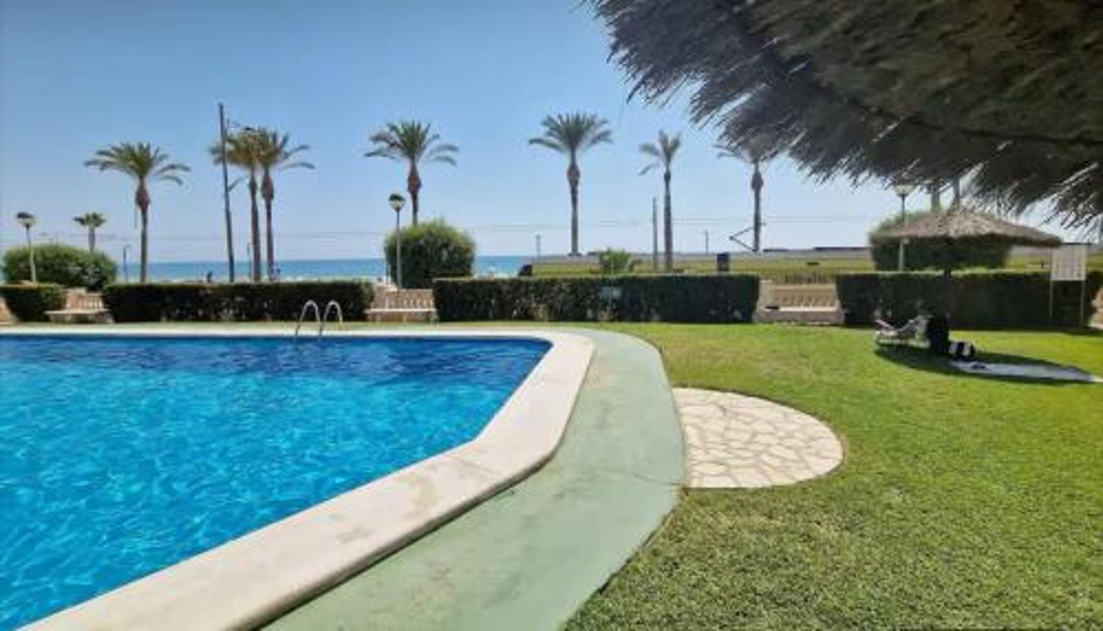 Appartement - ALL IN ONE Ground floor with terrace next to Sea