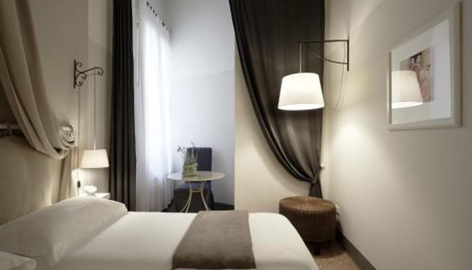 Room - Yome - Your Home in Florence