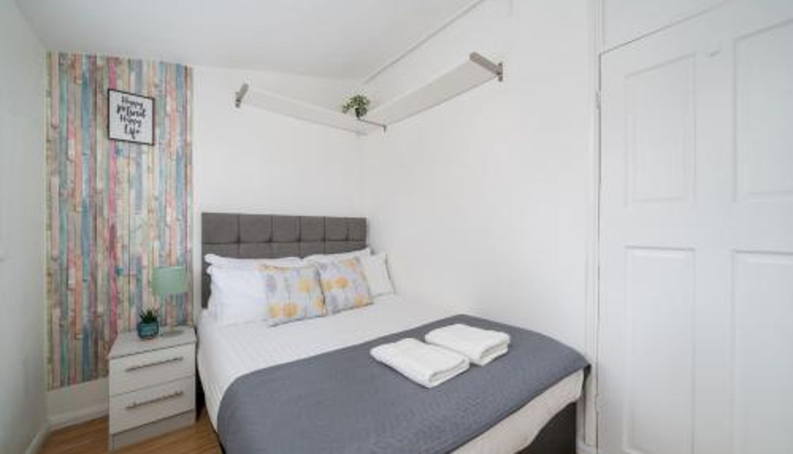 Apartment - WiFi  Free Off Street Parking for 2 Cars  Garden Skyvillion-STEVENAGE Amazing 3Bed House