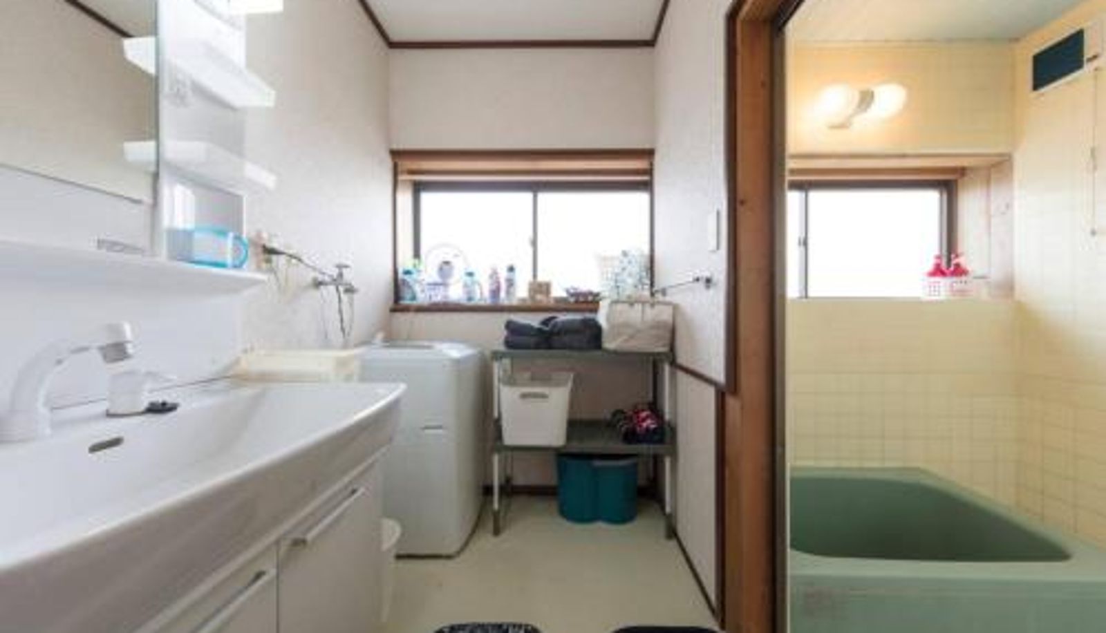 Camera standard - Tsubaki House