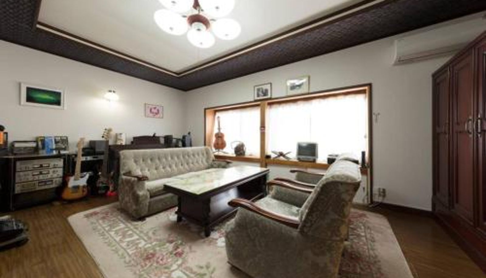 Camera standard - Tsubaki House