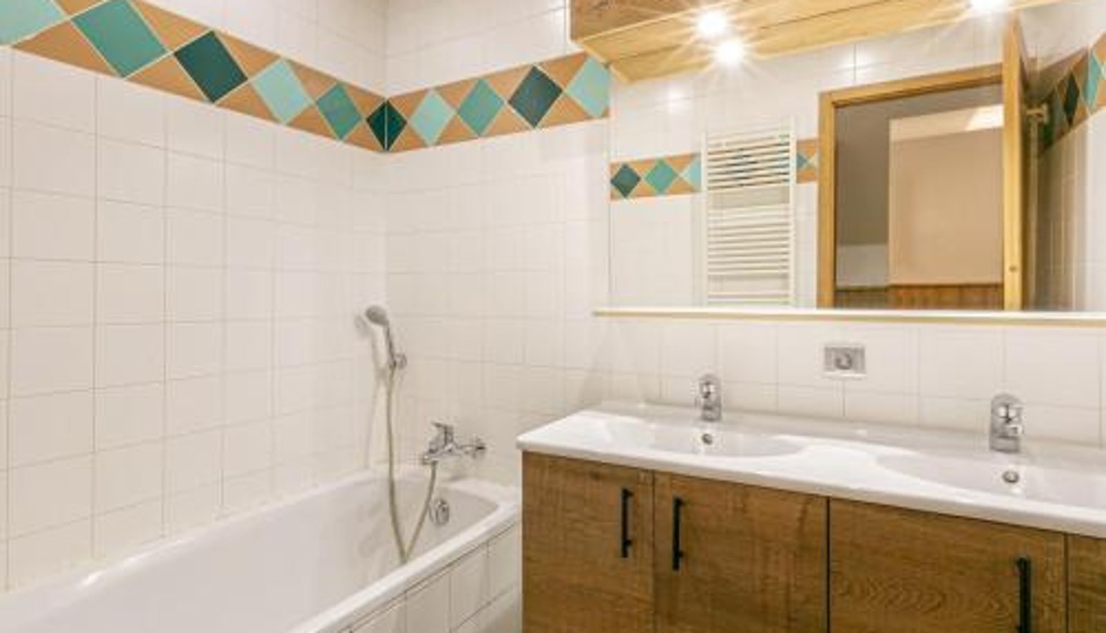 Standard room - animaux sur demande - FR-1-437-25  balcon  wifi  parking  proche pistes  centre village  2 chambres Appartement cosy